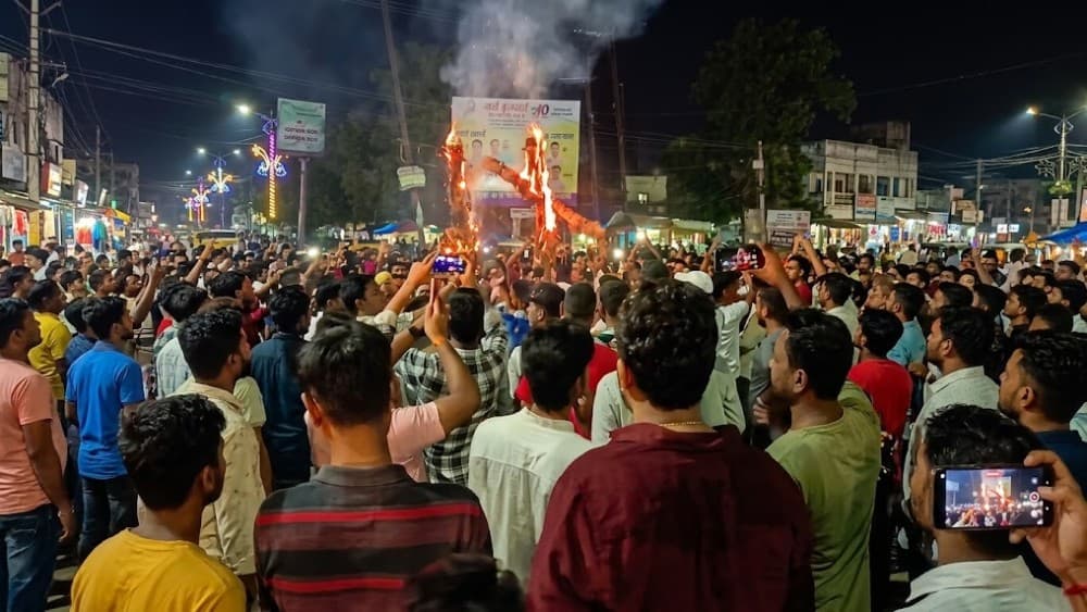 Jharkhand protest: Indian students burn chief minister’s effigy over alleged exam irregularities