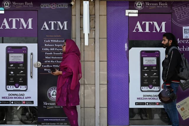 Pakistan central bank highlights expansion of banking access for women