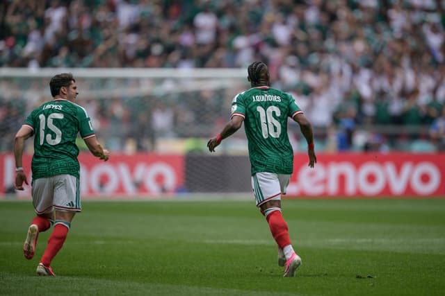 Mexico beat South Africa to kick off World Cup