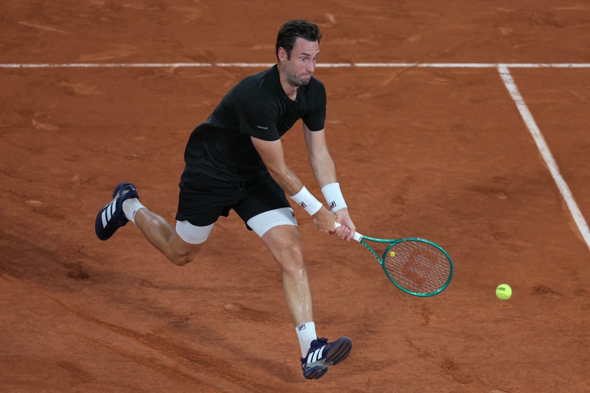 Fonseca blasts Djokovic out of French Open after epic comeback