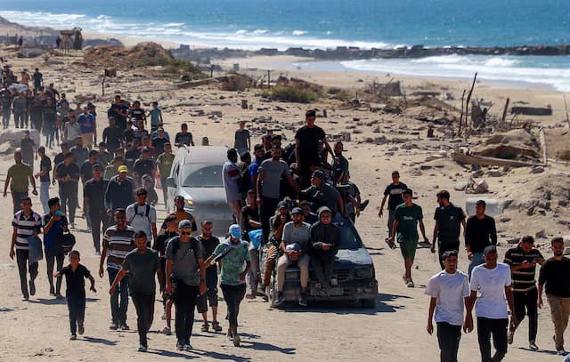 Hamas official says hostages release to begin Monday morning