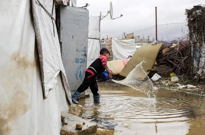 UN says 2.4 million refugees need resettling in 2027