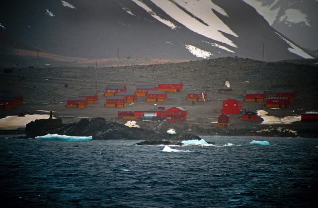 Antarctic Peninsula sees record high June temperatures