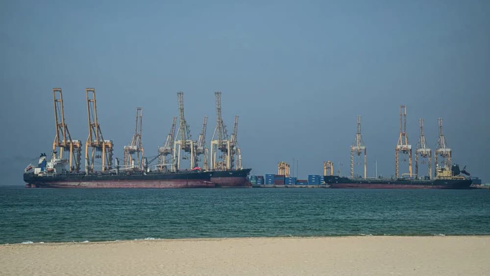 Figures behind rush for Hormuz oil export alternatives