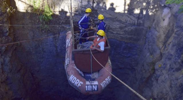 Explosion in illegal Indian coal mine kills 18: police