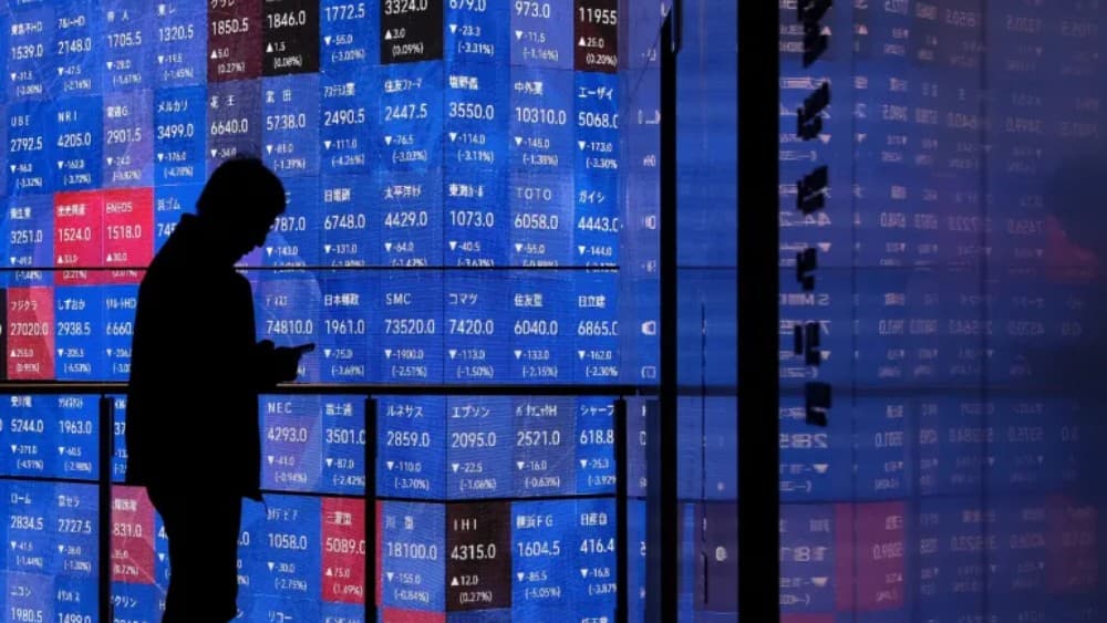 Stocks rise on AI buzz, drop in oil prices