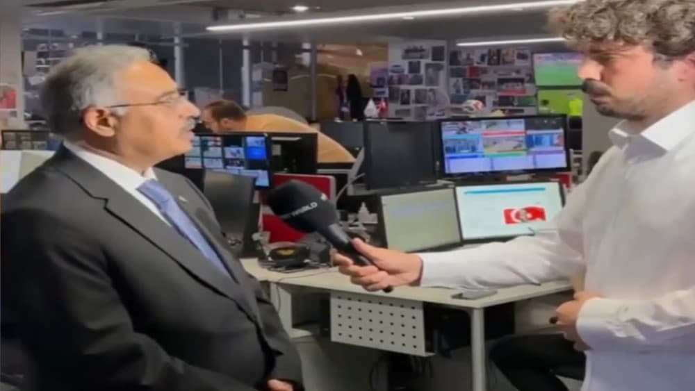 D-8 Secretary-General visits TRT World HQ to deepen cooperation & boost Global visibility