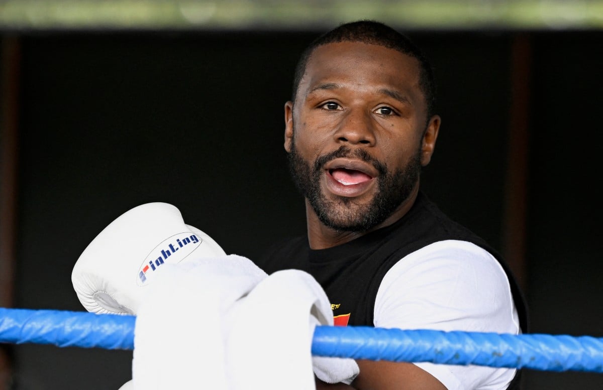 US boxer Floyd Mayweather Jr. gestures during an open to public training session for his upcoming exhibition fight against John Gutti III in Mexico City on August 22, 2024. Floyd Mayweather is coming out of retirement and will return to professional boxin