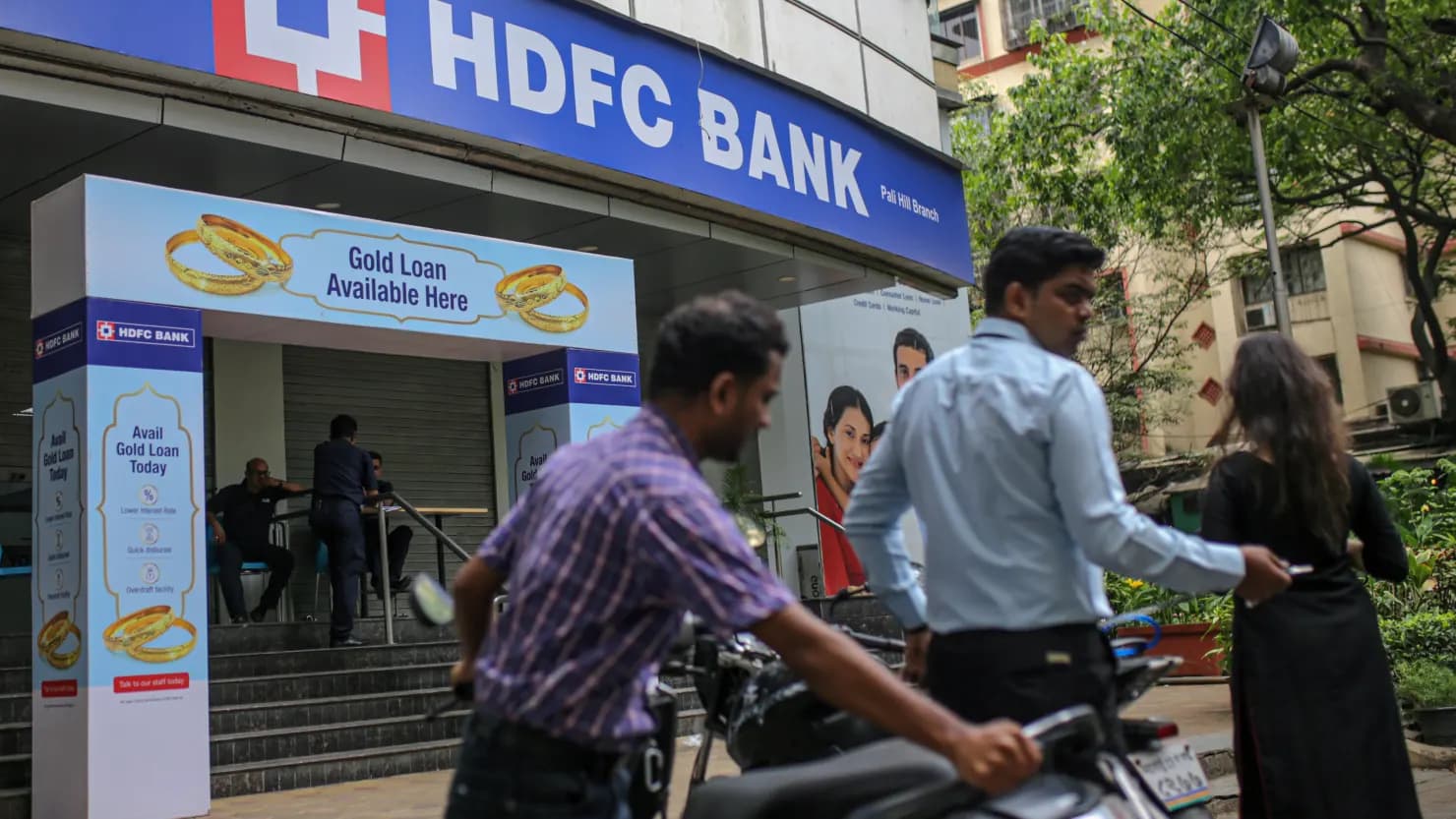 A HDFC Bank branch in Mumbai, India, on Friday, April 14, 2023 (Photo: Bloomberg/File)