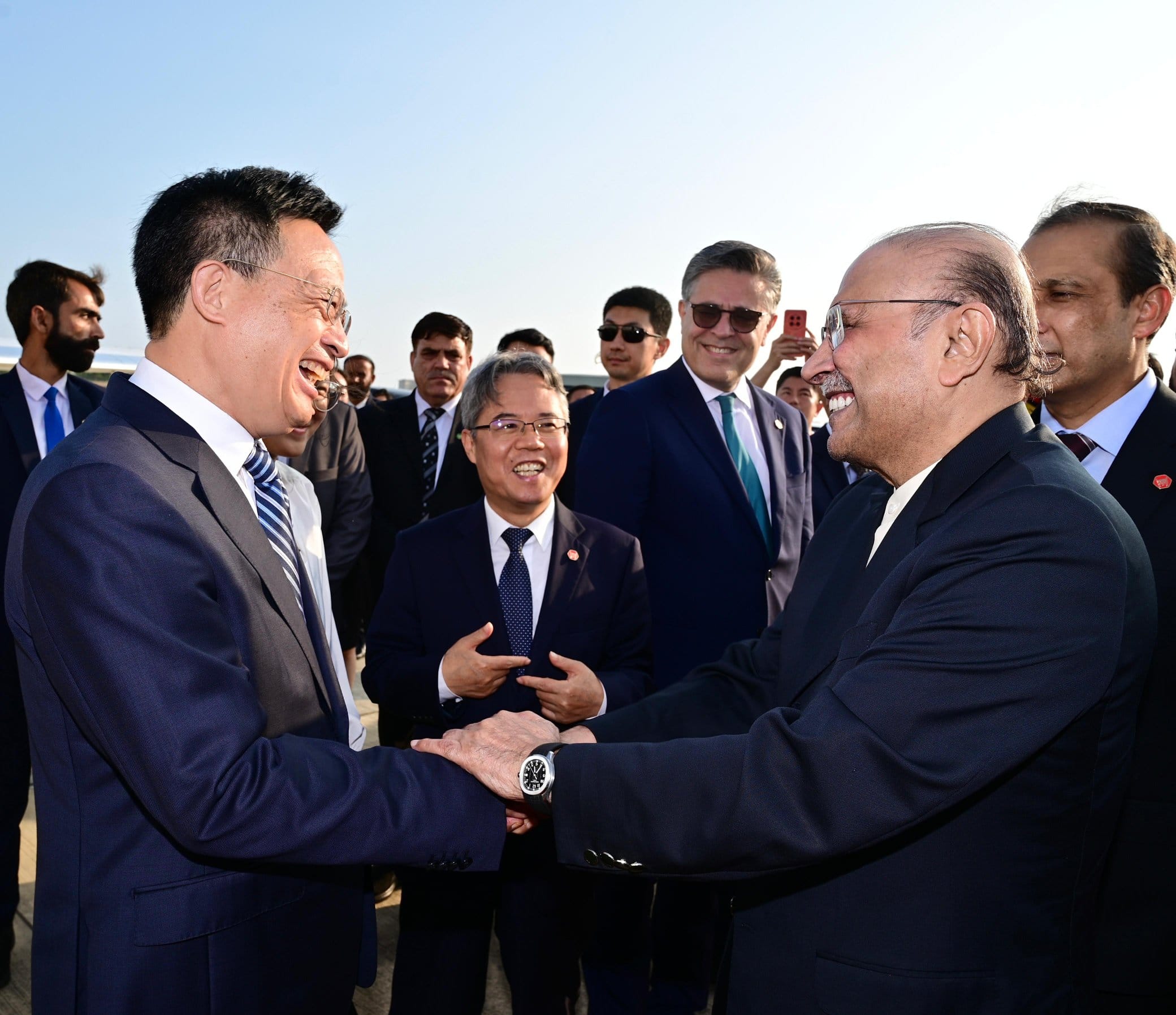 Pakistan president wraps China visit, advances CPEC, defense cooperation ties