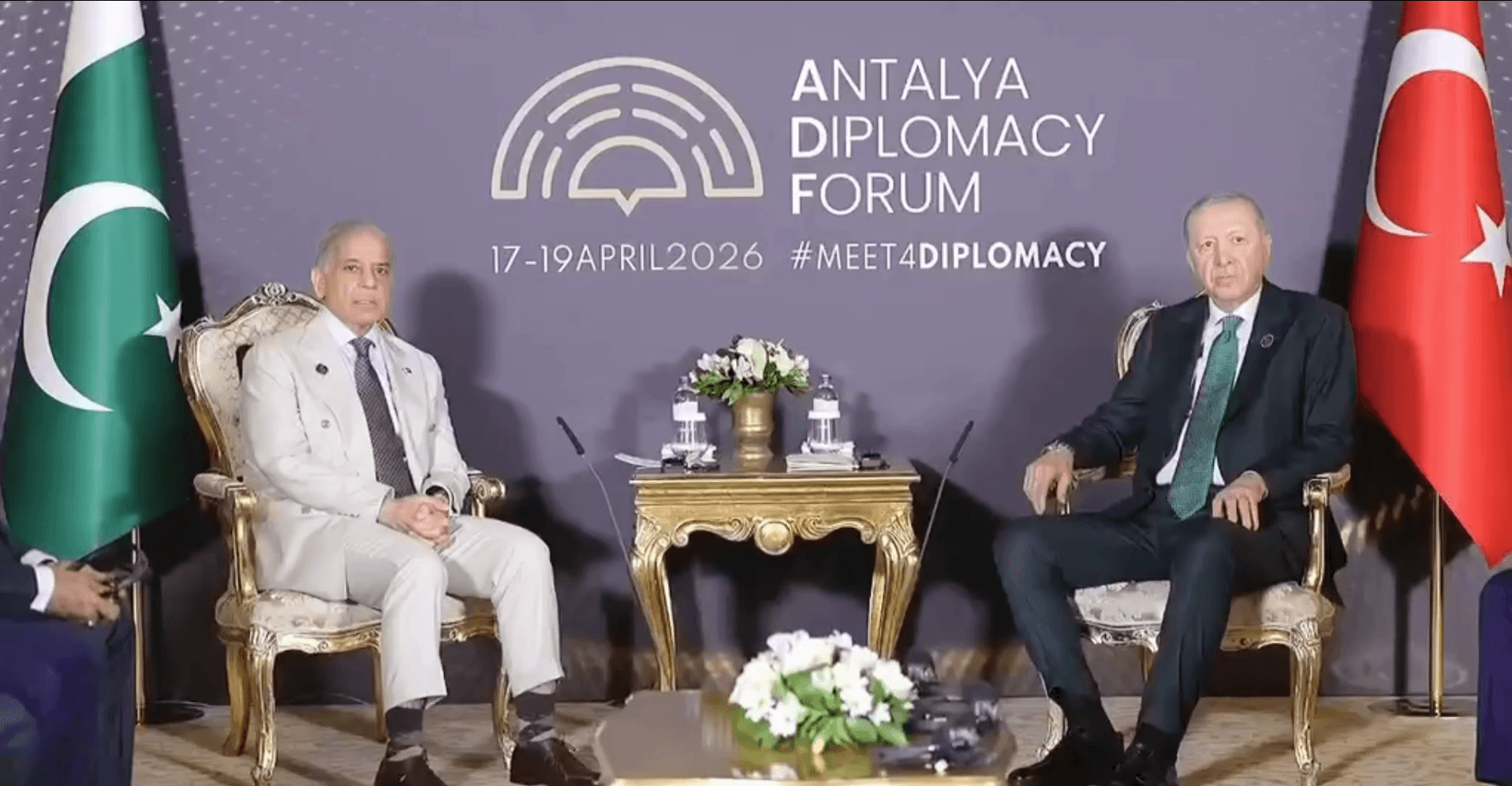 Sharif, Erdogan meet in Antalya, reaffirm support for peace efforts