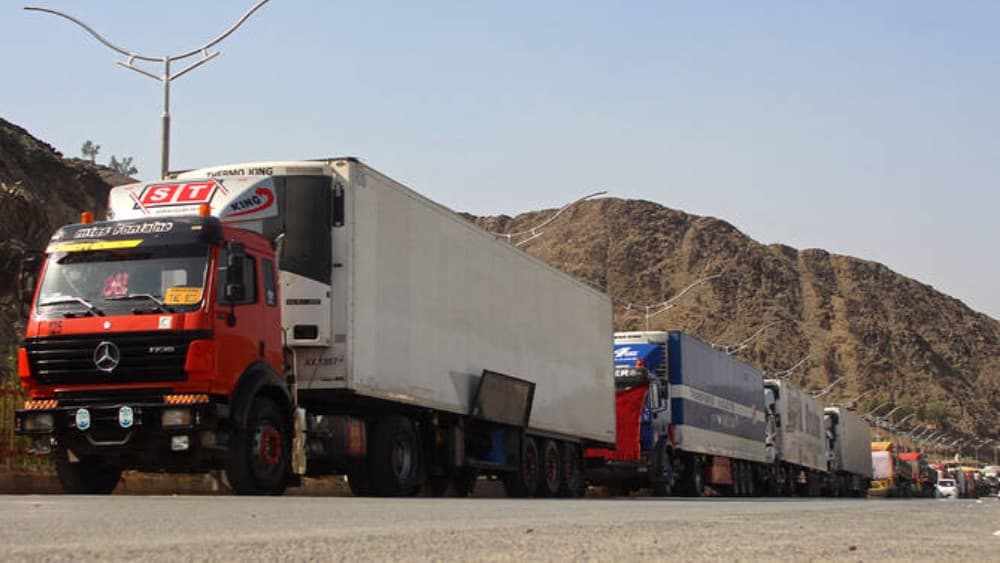 More than 700 humanitarian aid trucks enter Afghanistan from Pakistan
