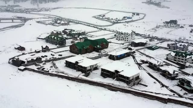 snow blankets Pakistan's north
