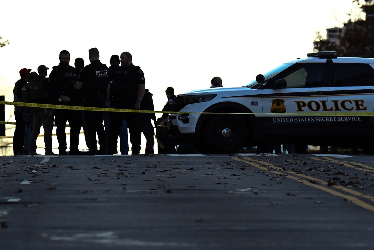 Two injured, gunman dead in shooting at Virginia university