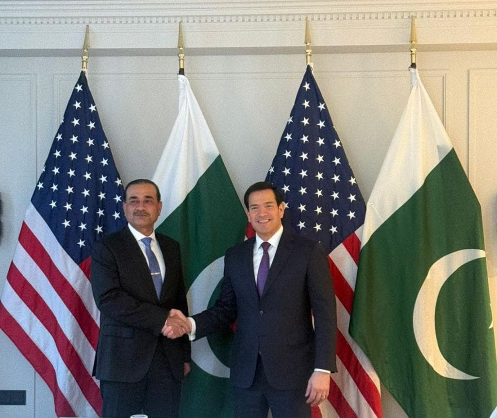 Chief of Defense Forces Field Marshal Asim Munir met with the US Secretary of State Marco Rubio on the sidelines of the 62nd Munich Security Conference. (ISPR)