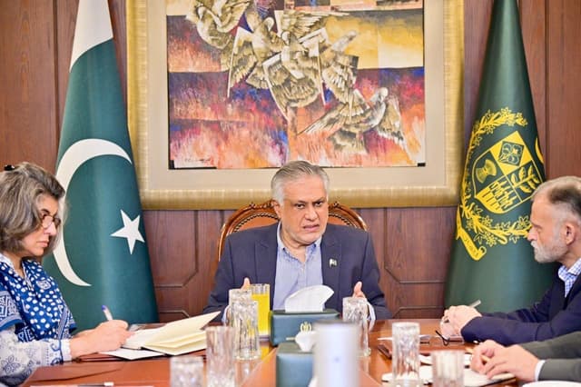 Pakistan discusses regional developments, promotes dialogue and diplomacy