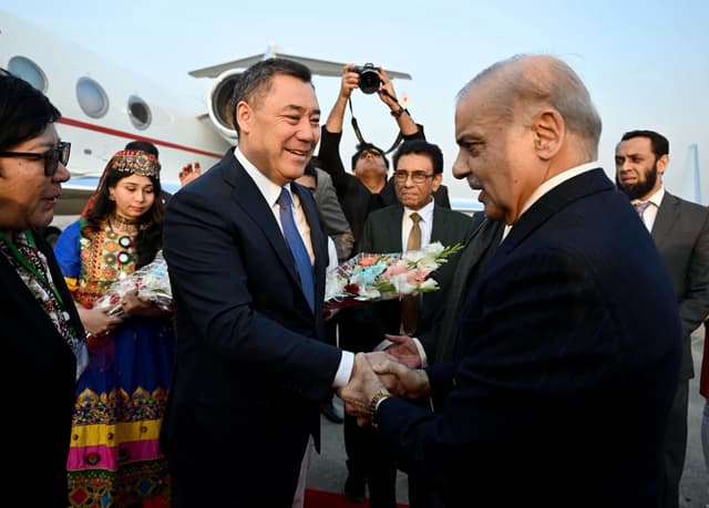 Kyrgyz president in Pakistan to advance political, trade, tech cooperation