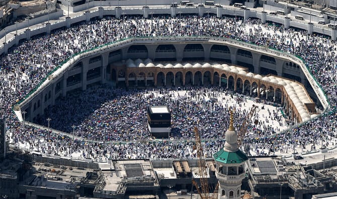 Pakistan Hajj operation accelerates as thousands of pilgrims arrive in Saudi Arabia