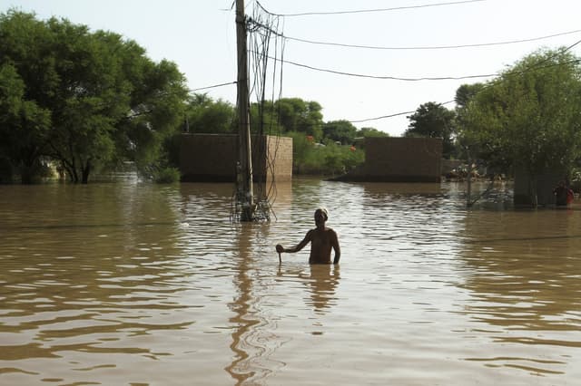 PM Sharif announces emergency relief package as floods batter Pakistan’s economy