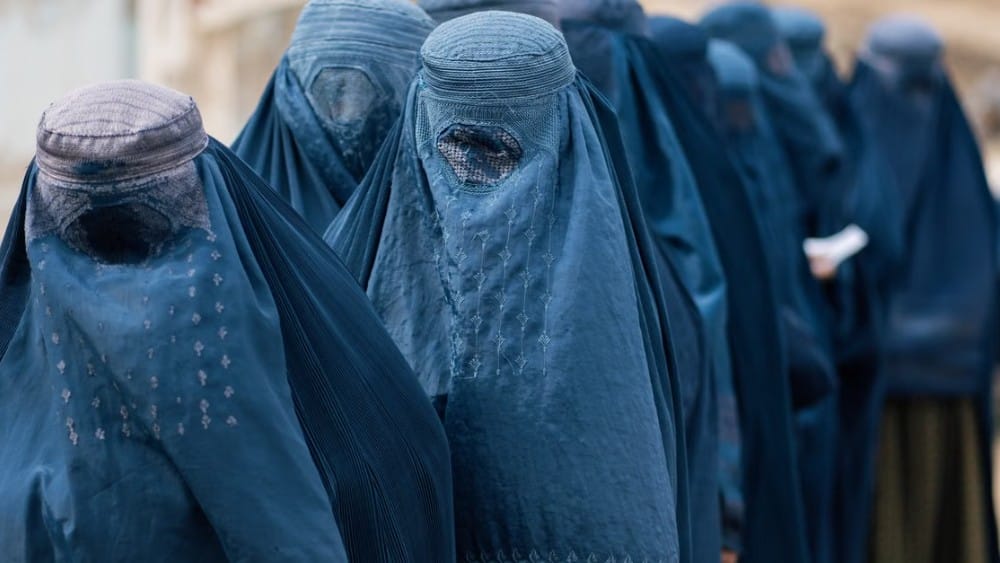 Women in Afghanistan in burqas under Taliban rule (Photo: Pexels)