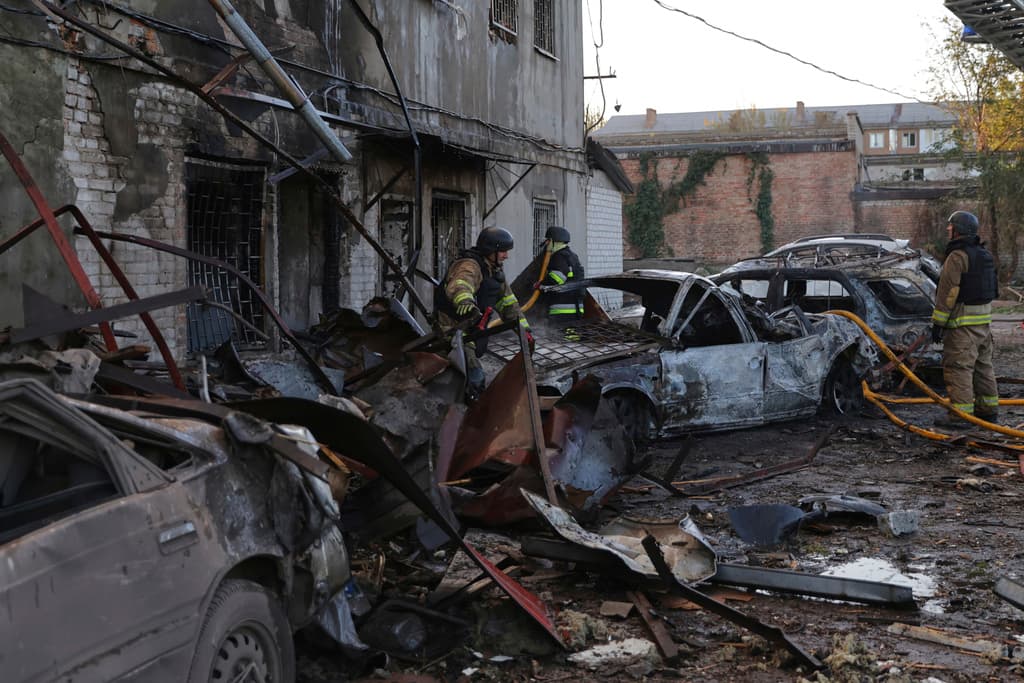 Ukraine faces new test as Russia steps up drive to seize Donetsk’s fortress belt