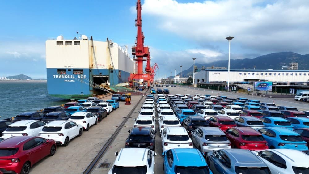 China's exports and imports surge in July
