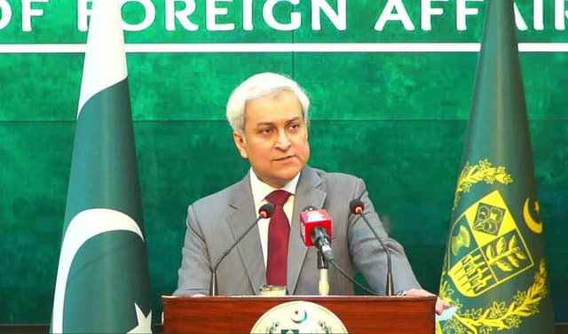 Pakistan rejects report on Iranian military aircraft as ‘misleading’