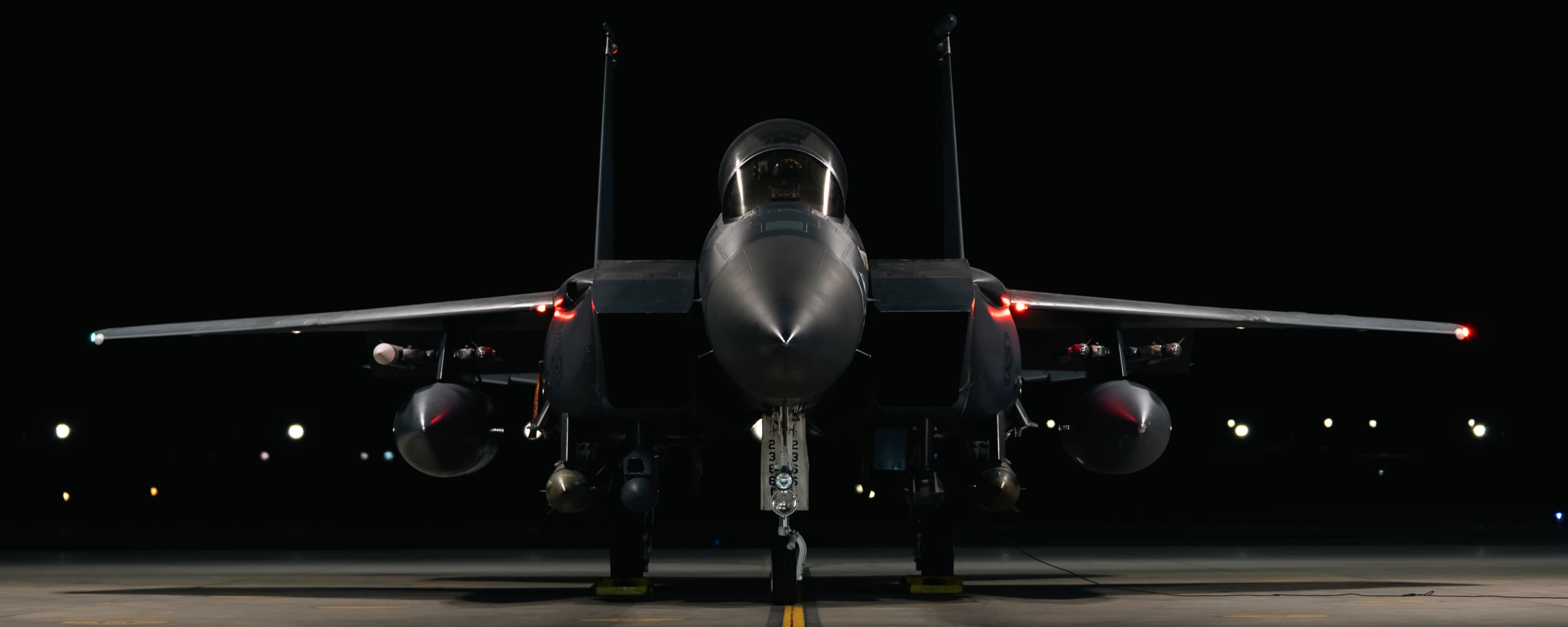 US announces 'large-scale' strikes against IS in Syria