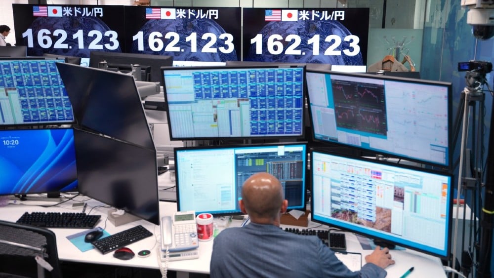 Asian stocks mostly up as traders eye crucial US jobs data