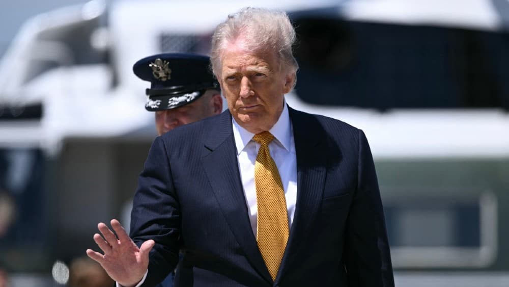 Trump heads to China for superpower summit