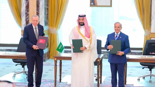 Pakistan, Saudi, Turkiye sign defense pact, say attack on one is attack on all