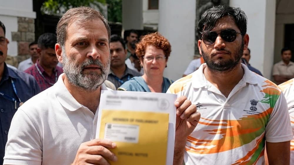 India police open case after opposition leader’s protest over student injury