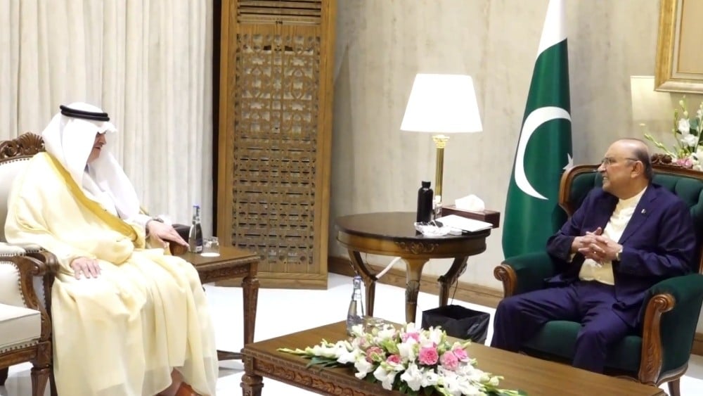 Pakistan lauds outgoing Saudi ambassador for strengthening bilateral ties