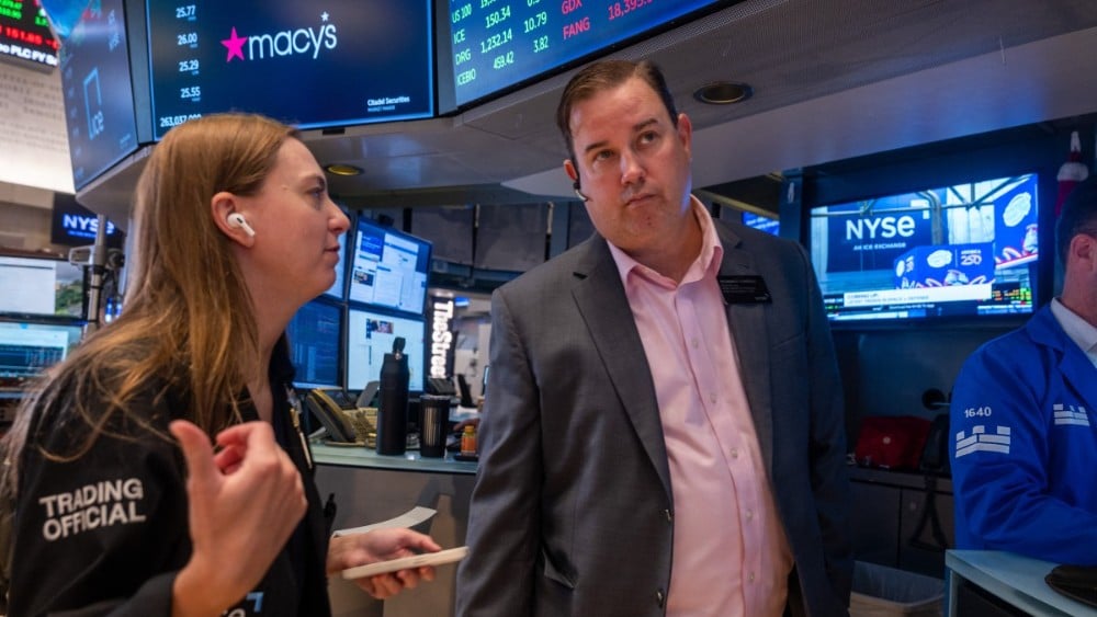 Traders work on the New York Stock Exchange (NYSE) on August 06, 2026, in New York City. (File photo: AFP)
