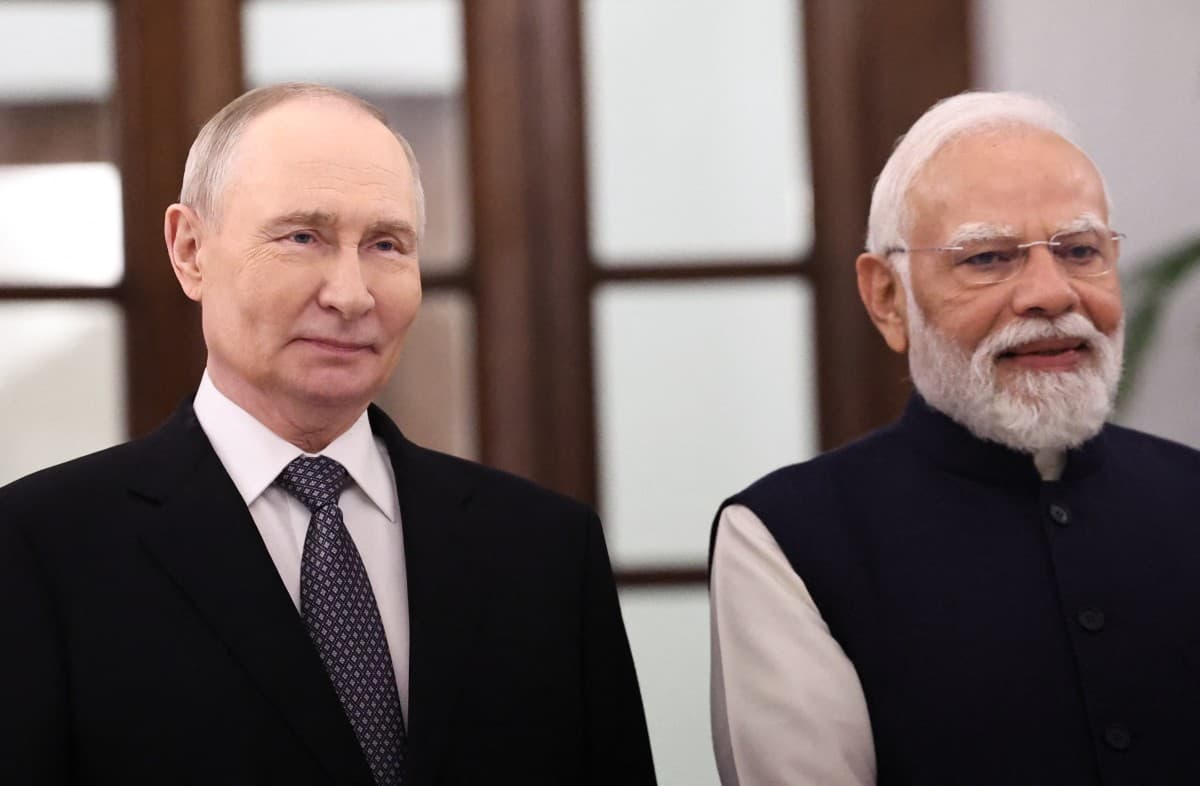 Putin offers India 'uninterrupted' oil in summit talks with Modi