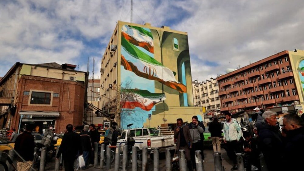 Trump says Iran 'collapsing' ahead of sanctions announcement