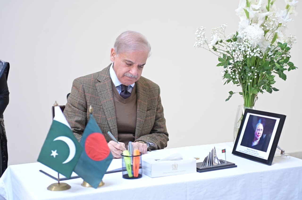 Pakistan PM visits Bangladesh mission to offer condolences on passing away of former leader Khaleda Zia