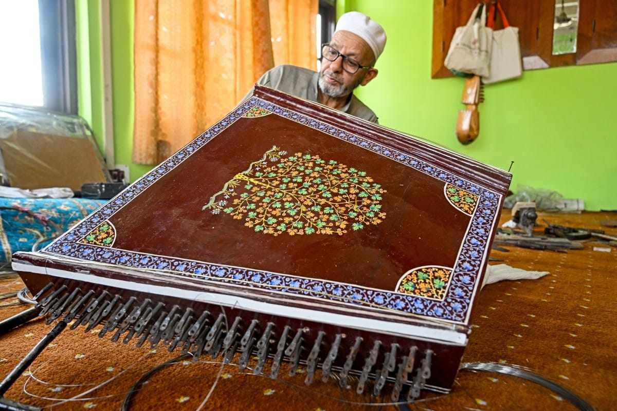 Artisan Ghulam Mohammad Zaz
