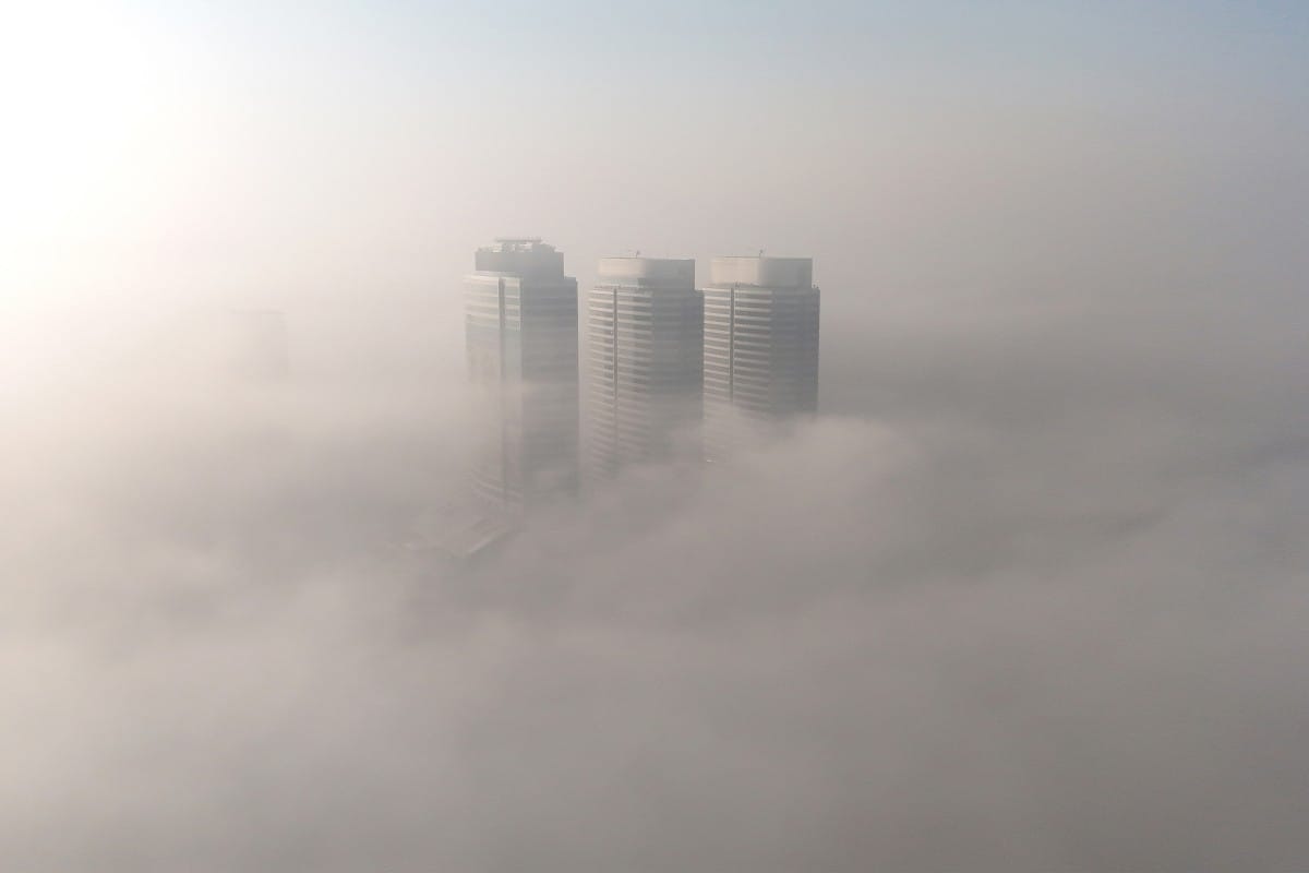 Cold wave grips Pakistan as dense fog affects daily life
