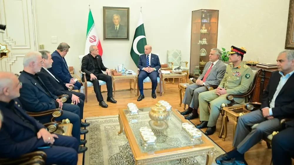 Pakistan leads renewed diplomacy as US-Iran talks continue despite regional tensions