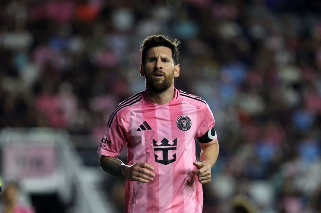 Lionel Messi keeps 2026 FIFA World Cup decision on hold