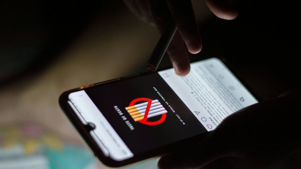 Pakistan president calls for stronger laws on World No Tobacco Day