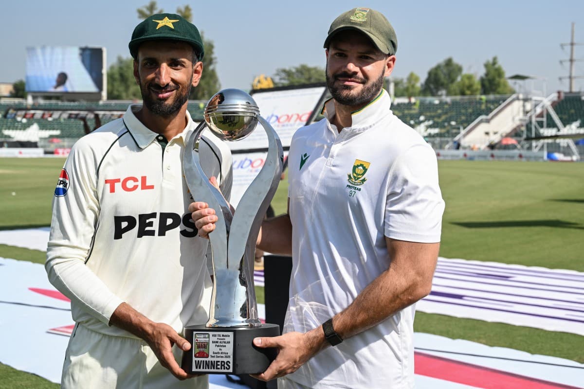 Harmer stars as South Africa beat Pakistan to draw series