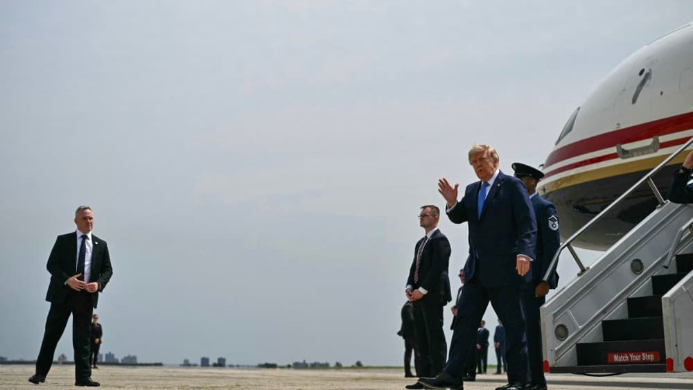 Trump-Aircraft-AFP