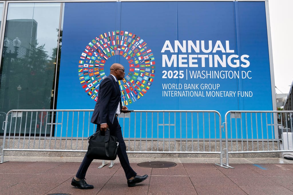 Pakistan finmin sees staff deal on $1.2 billion IMF payout this week