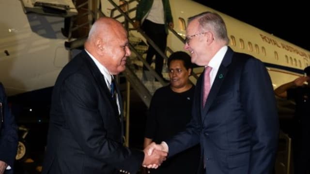 Australia signs defense alliance with Pacific nation Fiji