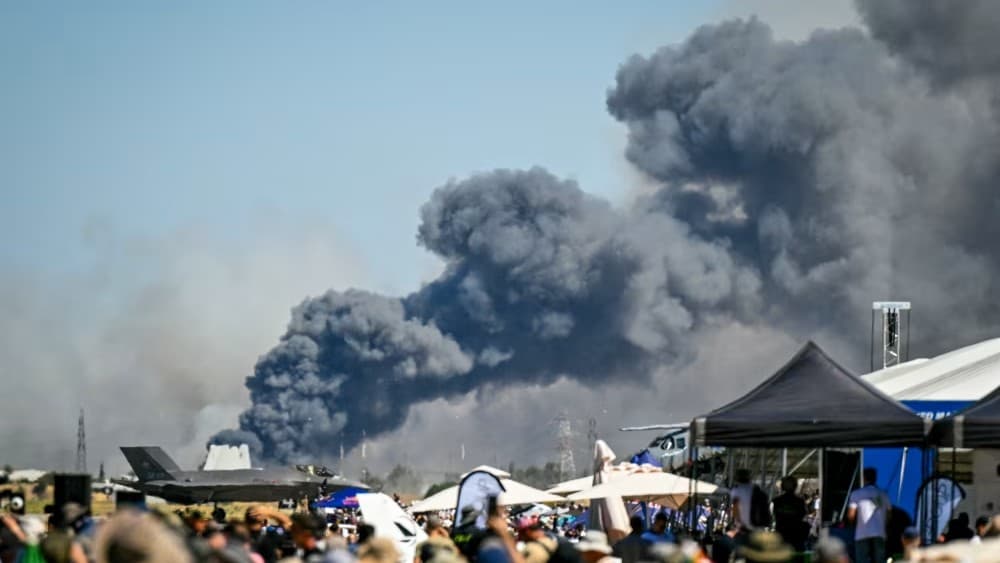 Greek military aircraft crashes during airshow
