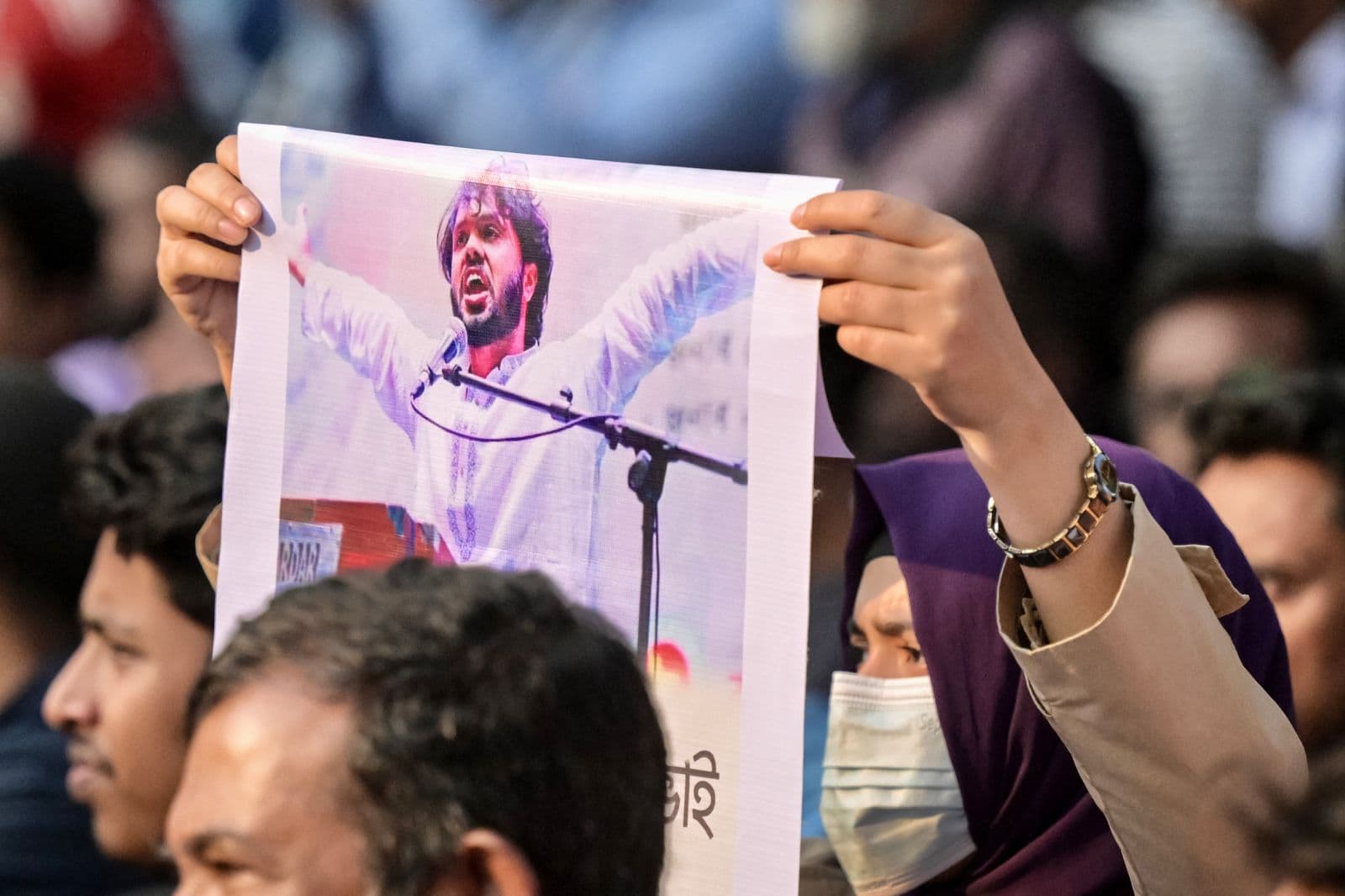 Violence erupts in Bangladesh after wounded youth leader dies