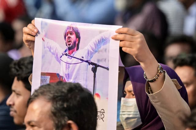 Violence erupts in Bangladesh after wounded youth leader dies